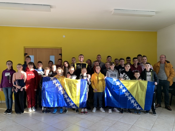 OSNAŽIVANJE DRUŠTVENOG CENTRA U MZ DUBRAVICA
